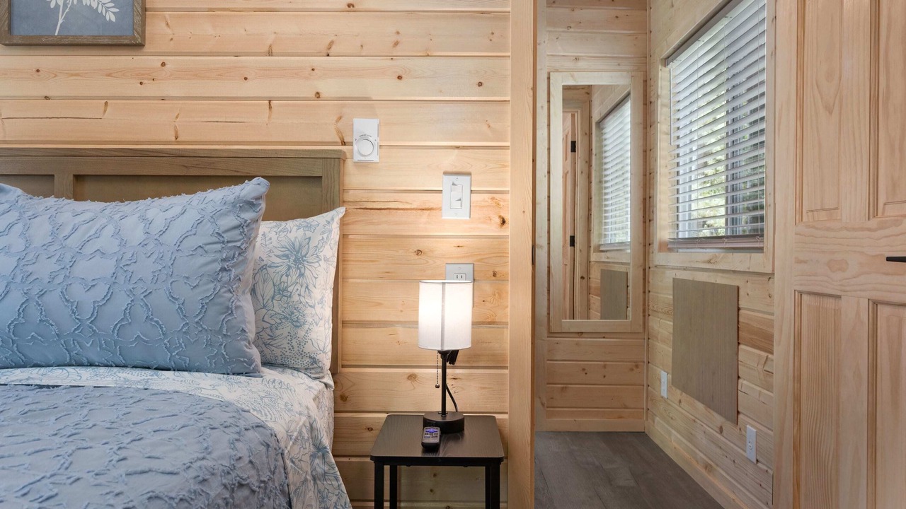 Photo of Bedroom in Kernville