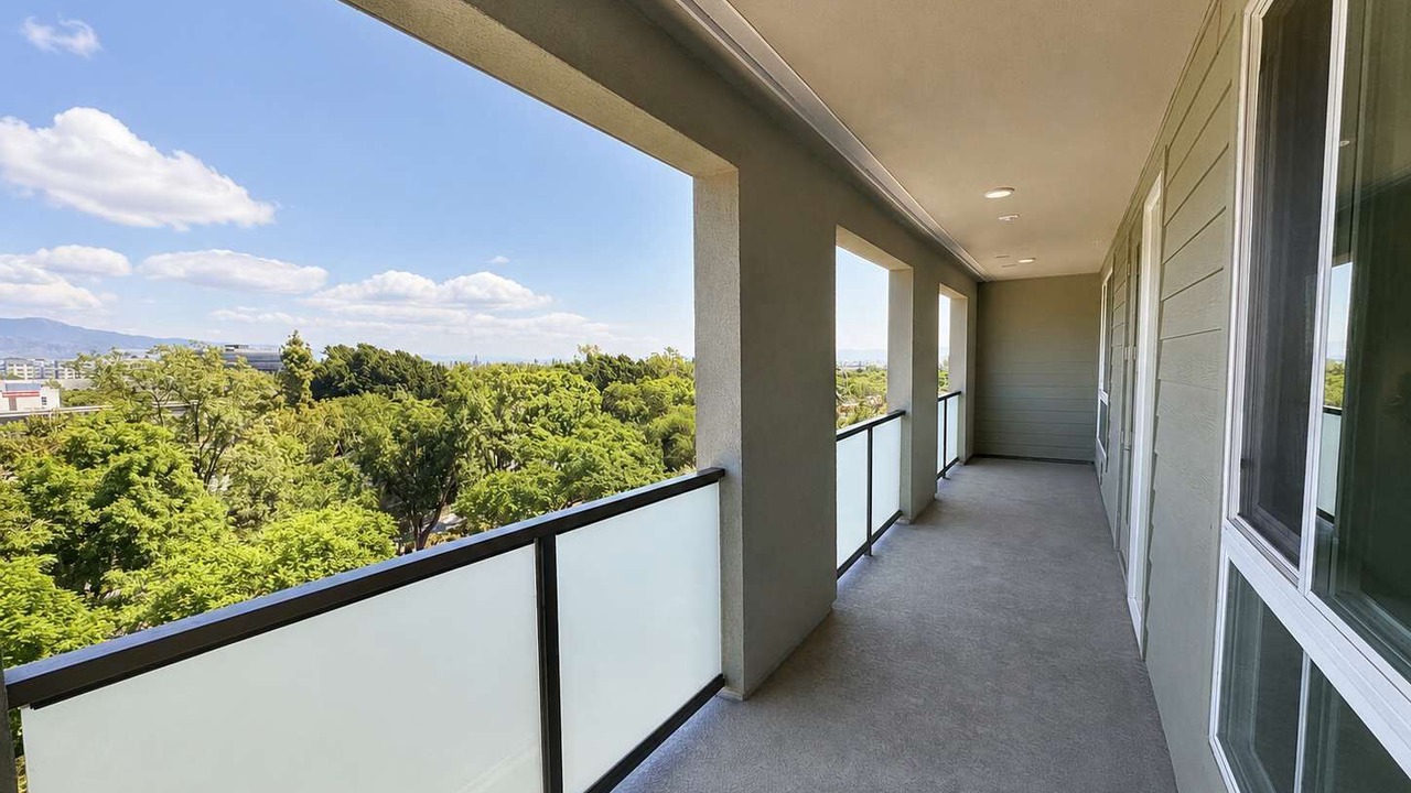 Photo of Patio Balcony in Lyon Street
