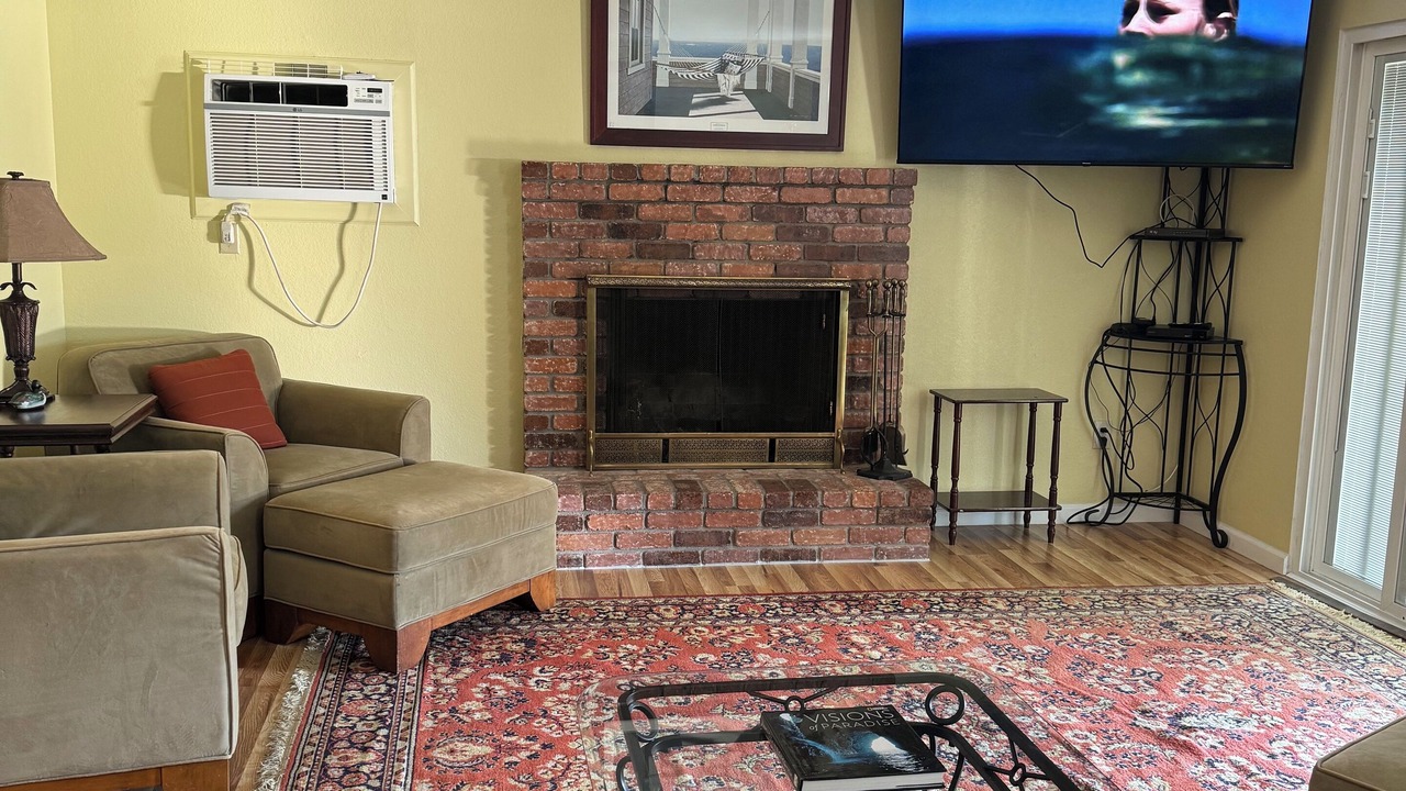 Photo of Livingroom in Wilbur Springs