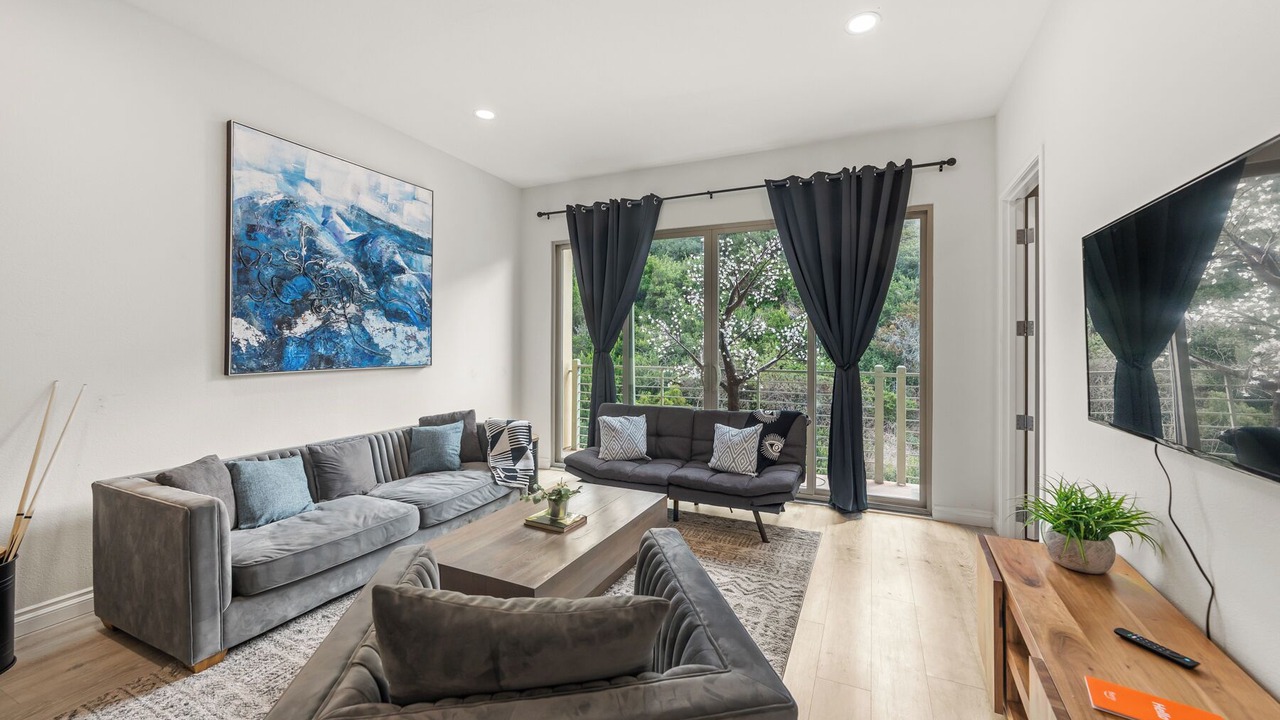 Photo of Livingroom in Mission Valley East