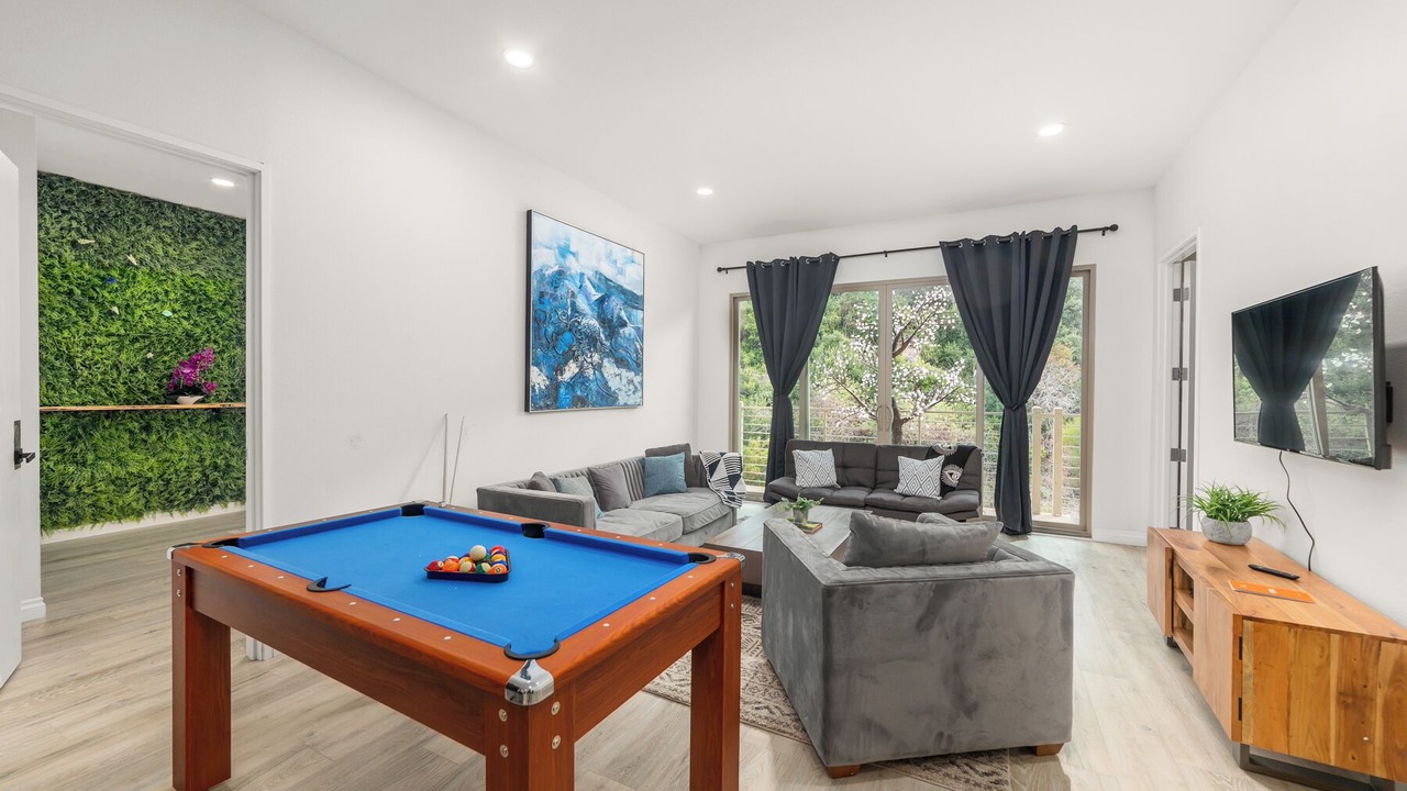 Photo of Livingroom in Mission Valley East