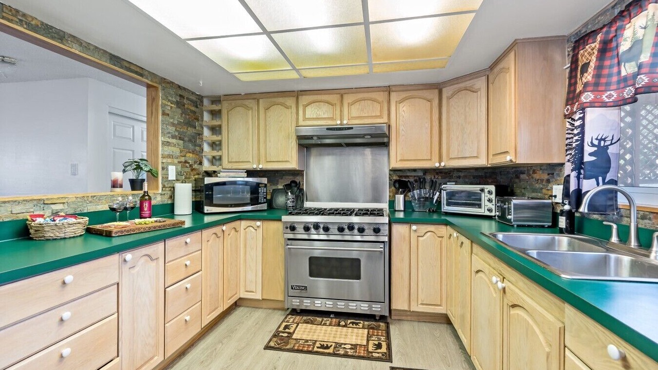 Photo of Kitchen in West University