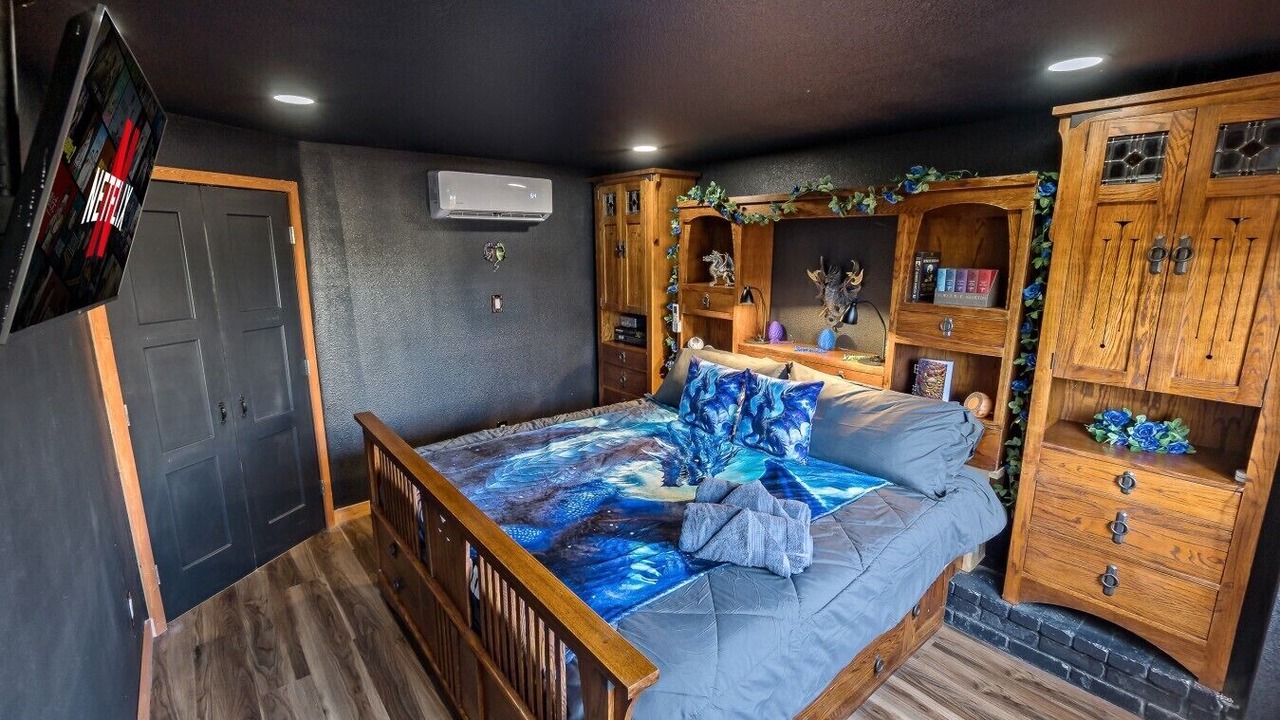 Photo of Bedroom in West University