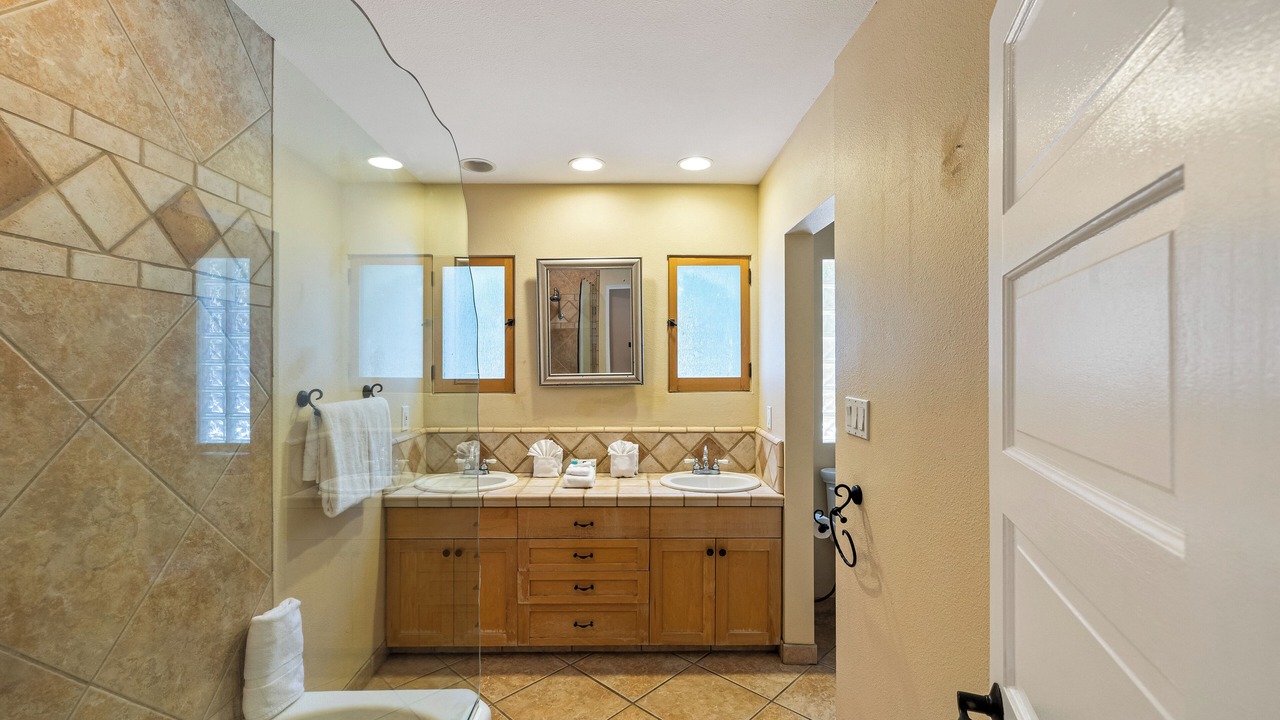 Photo of Bathroom in Historic Tennis Club