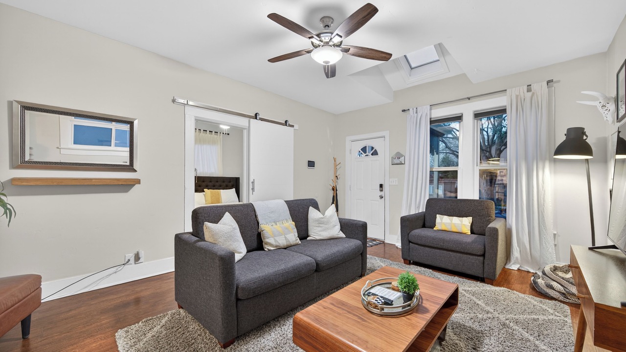 Photo of Livingroom in Central Sacramento
