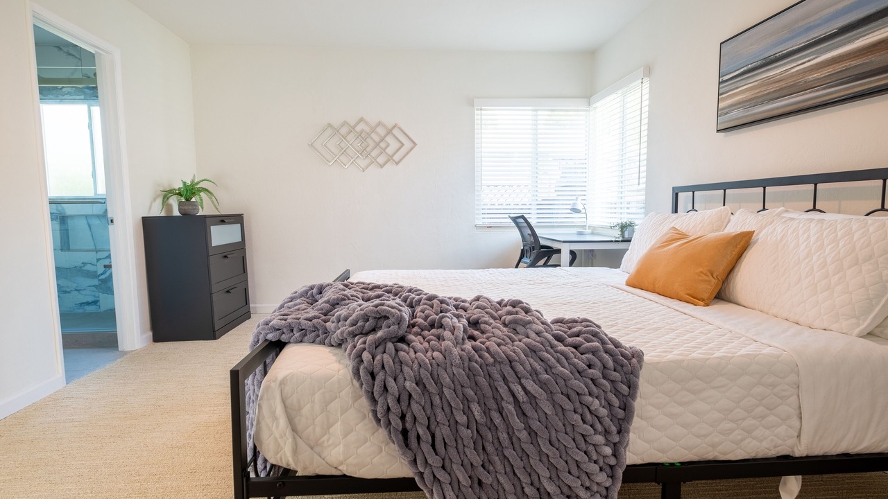 Photo of Bedroom in Mountain View