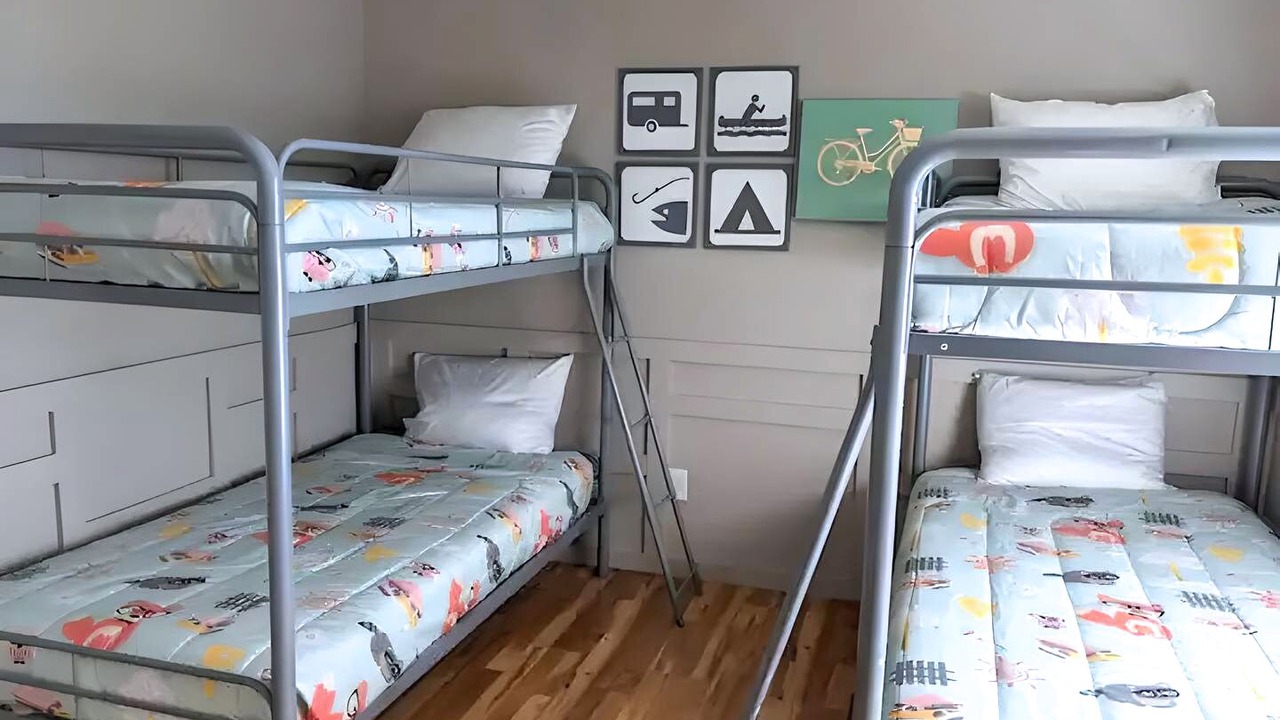 Photo of Bedroom in Yosemite Lakes