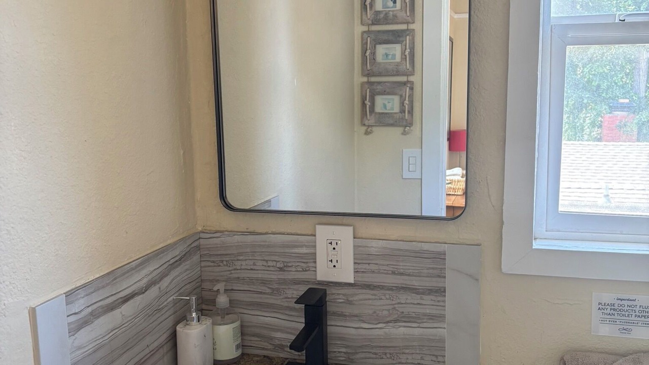 Photo of Bathroom in East Palo Alto