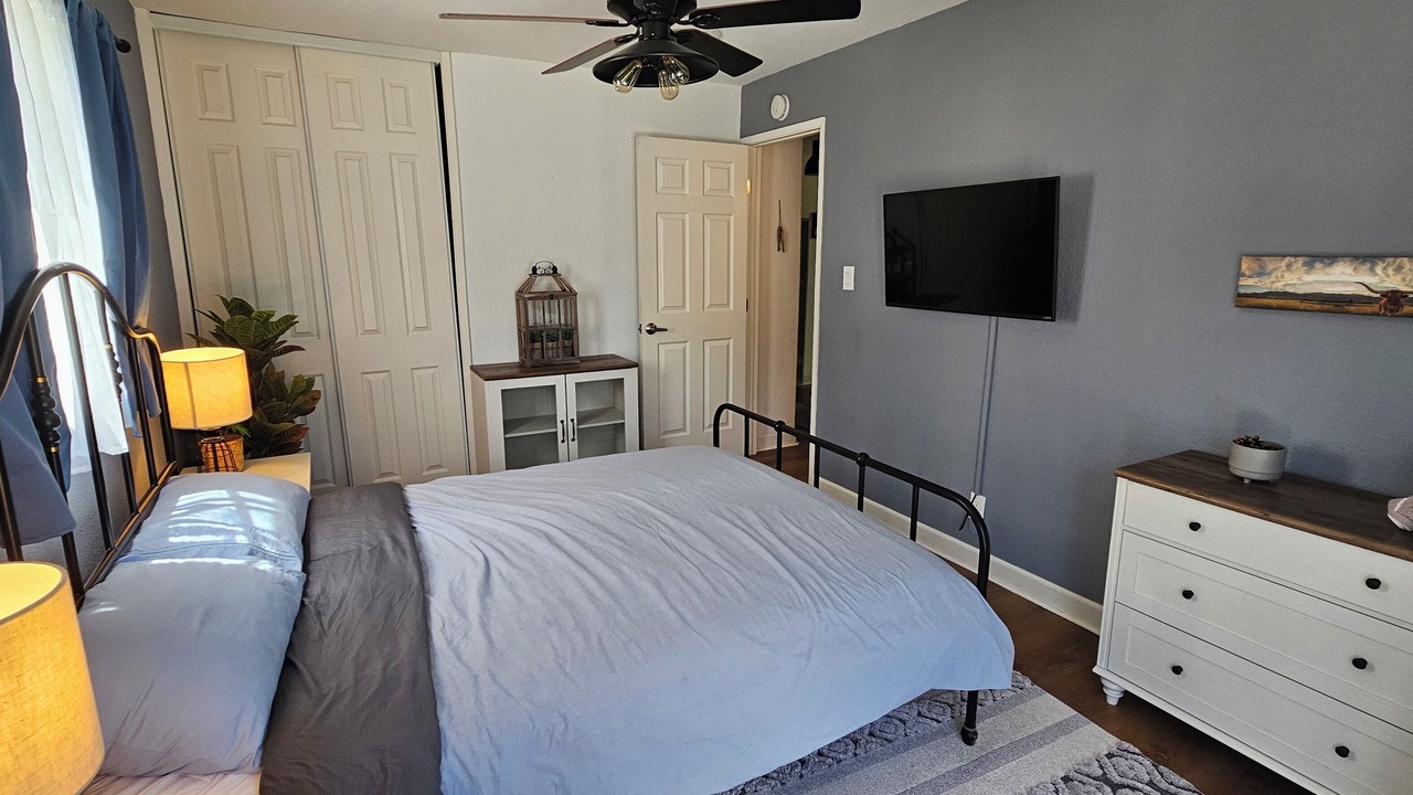 Photo of Bedroom in Kernville