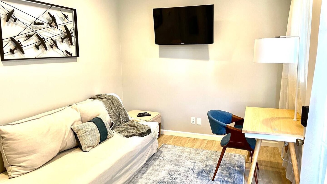 Photo of Livingroom in Culver City