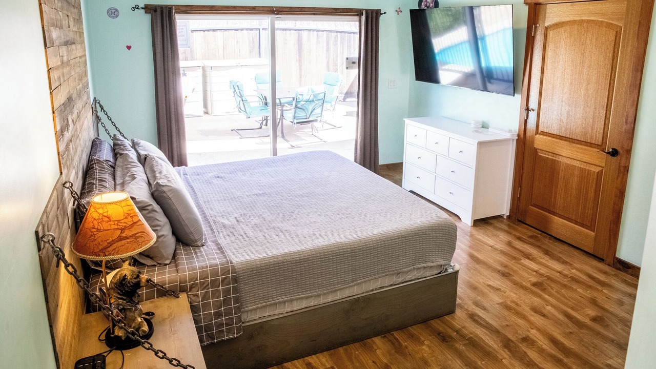 Photo of Bedroom in Anaheim Colony Historic District