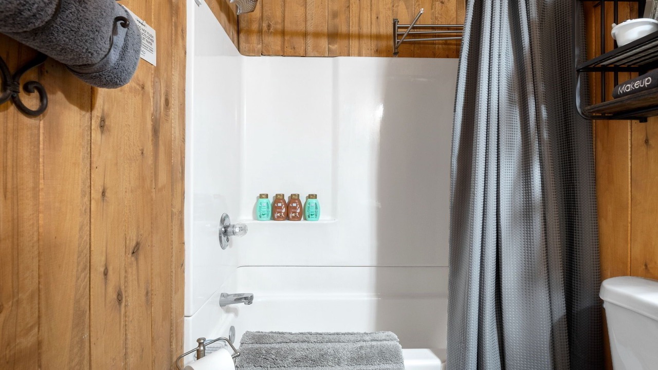 Photo of Bathroom in Mountain Club