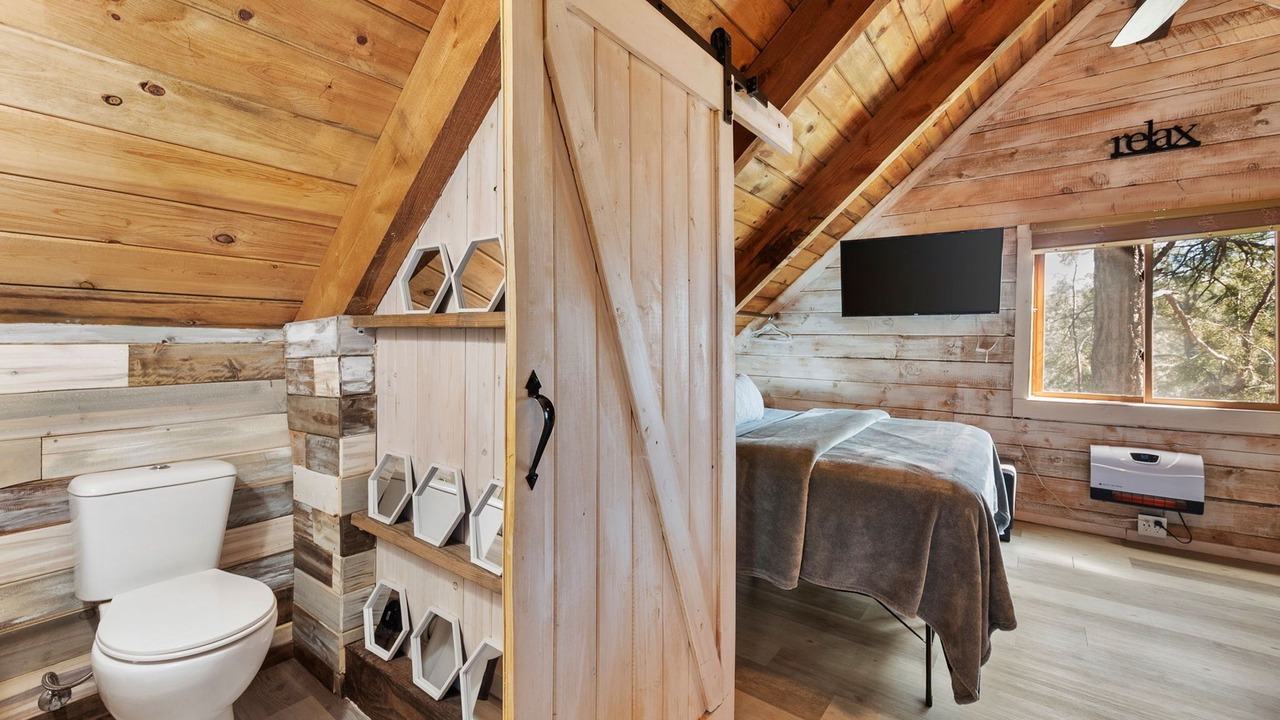 Photo of Bedroom in Mountain Club