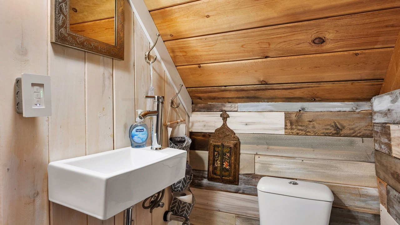 Photo of Bathroom in Mountain Club