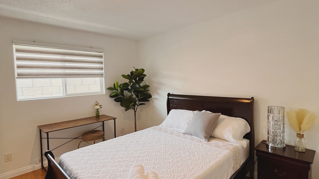 Photo of Bedroom in Midway City