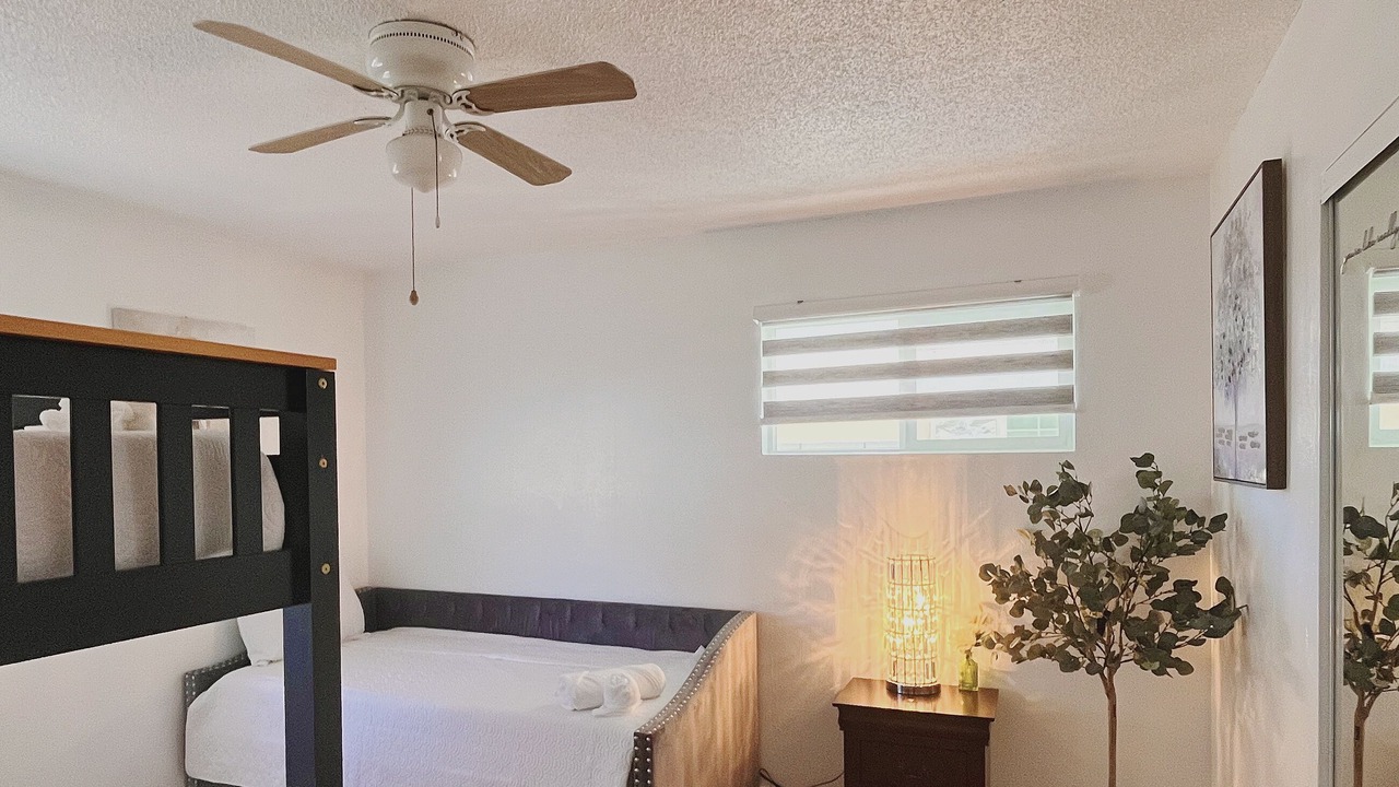 Photo of Bedroom in Midway City