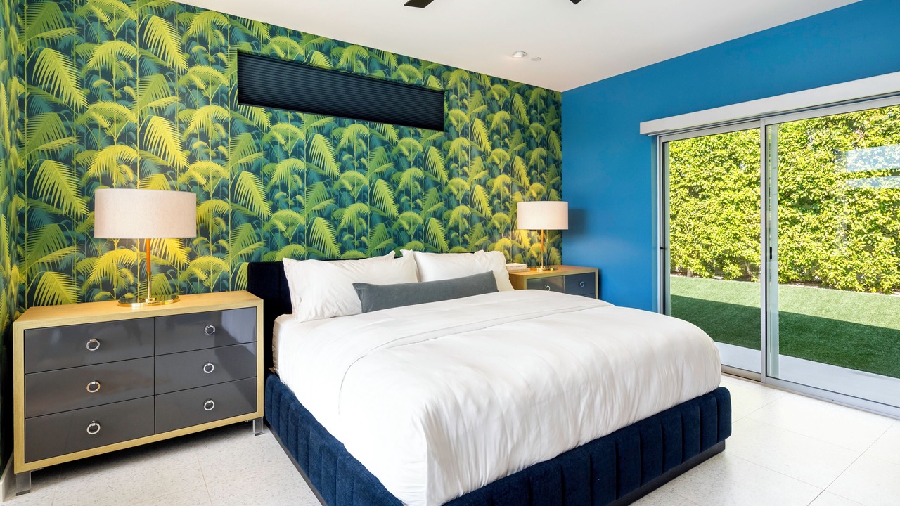 Photo of Bedroom in Racquet Club West