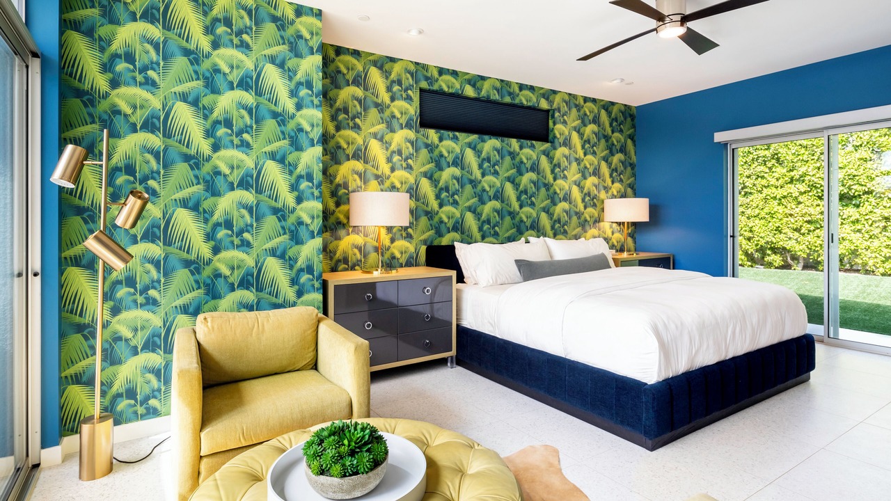 Photo of Bedroom in Racquet Club West