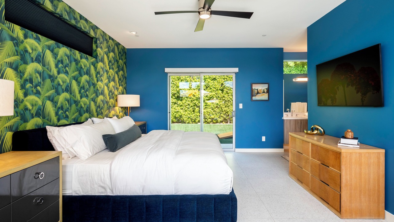 Photo of Bedroom in Racquet Club West