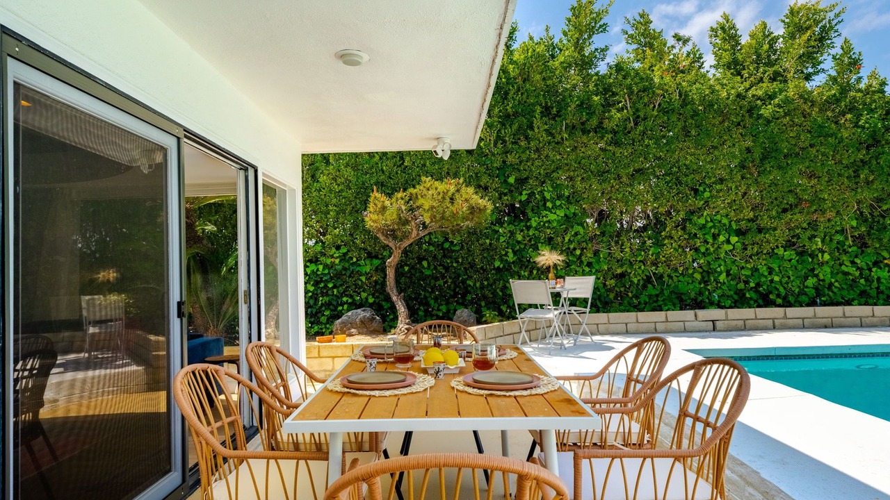 Photo of Outdoor in Hollywood Hills