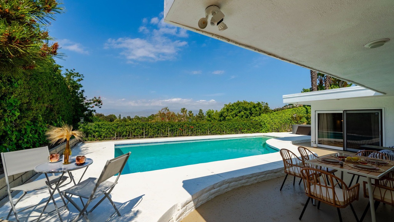 Photo of Outdoor in Hollywood Hills