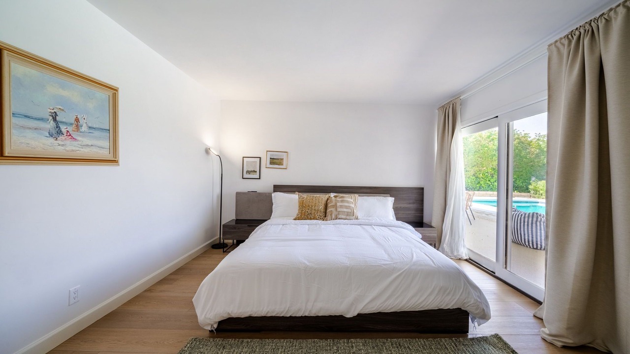 Photo of Bedroom in Hollywood Hills