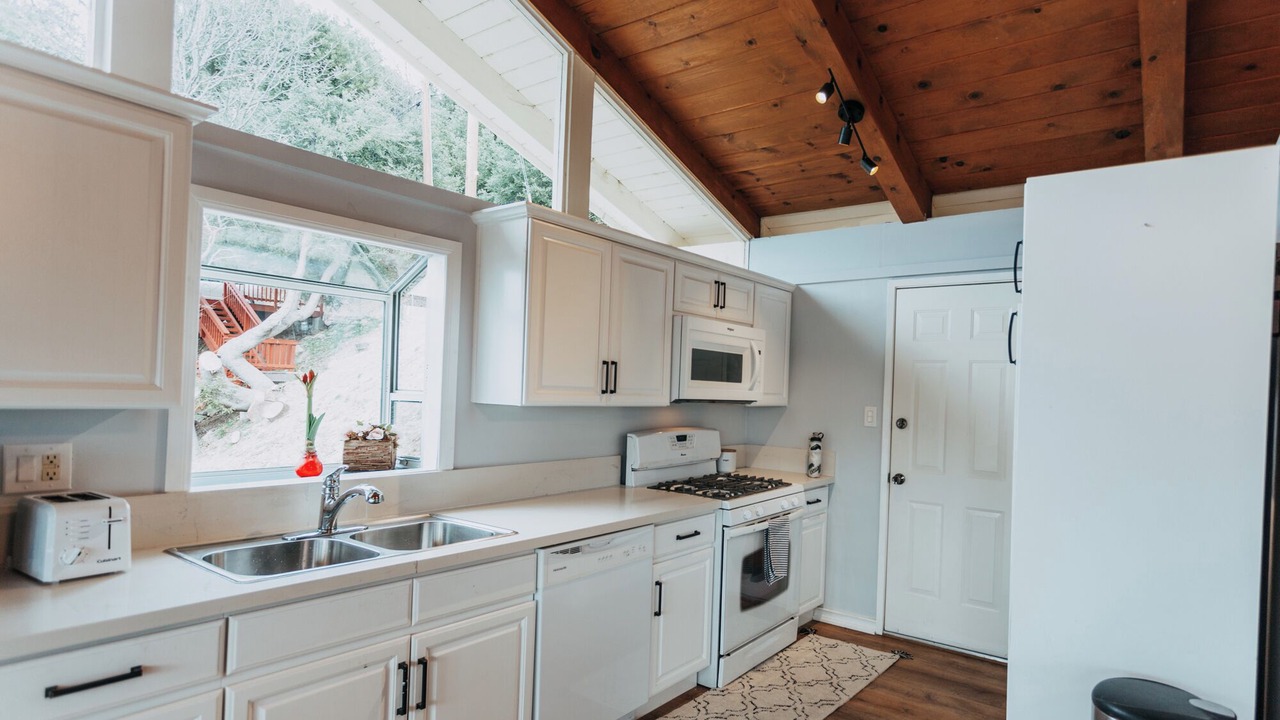 Photo of Kitchen in Crestline