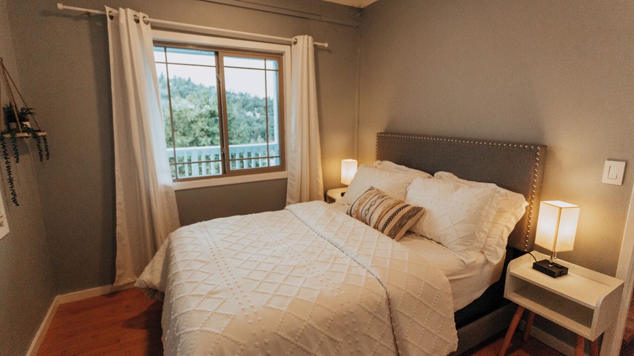 Photo of Bedroom in Crestline