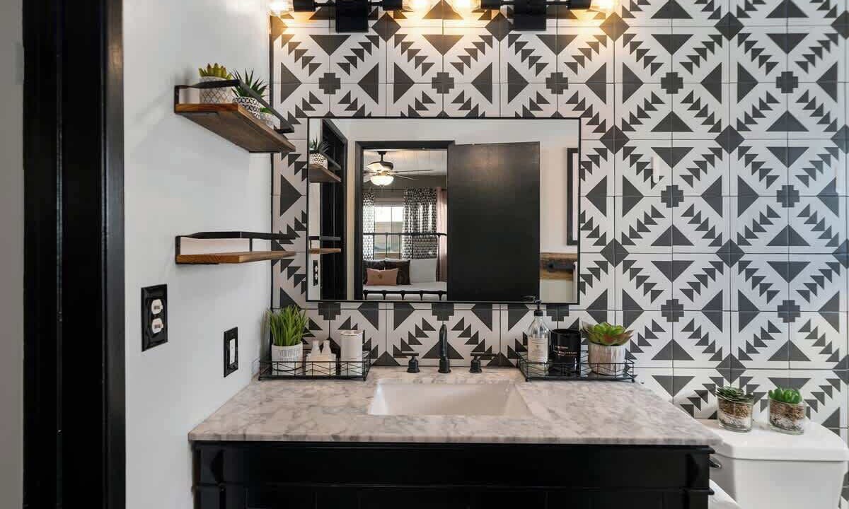 Photo of Bathroom in Valley Village