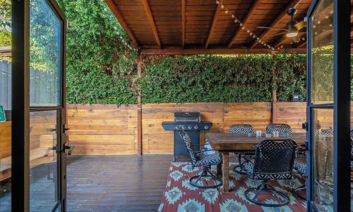 Photo of Outdoor in Valley Village