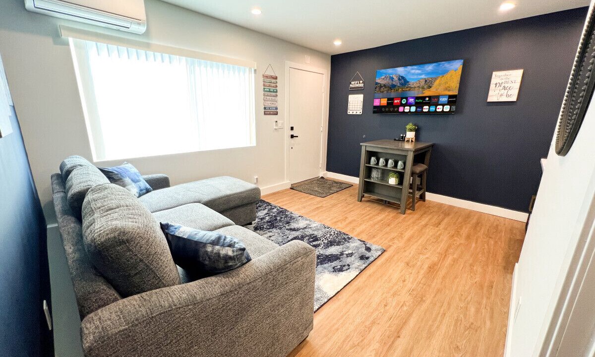 Photo of Livingroom in Burbank