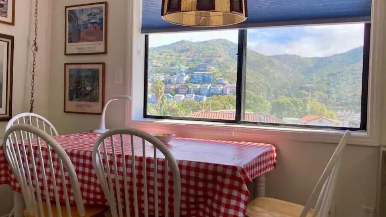 Photo of Bedroom in Avalon