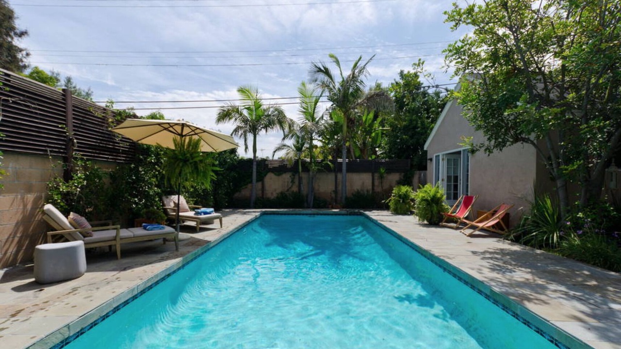 Photo of Outdoor in Mid-Wilshire