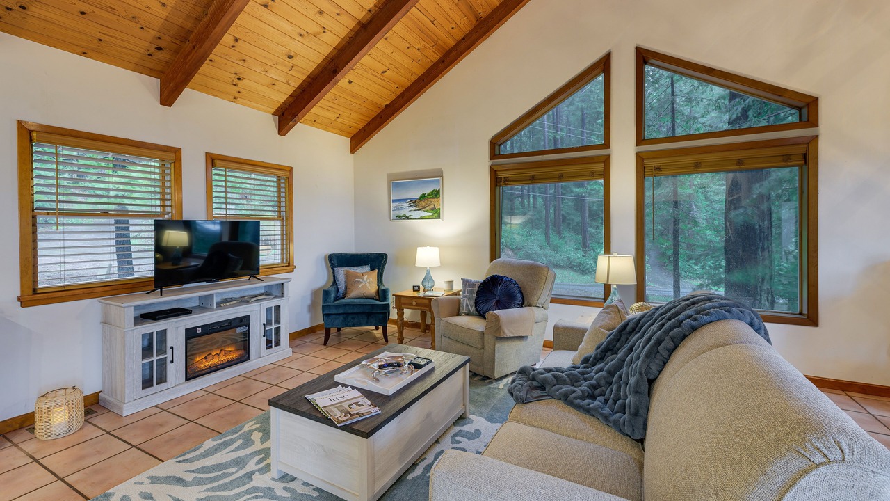 Photo of Bedroom in Gualala
