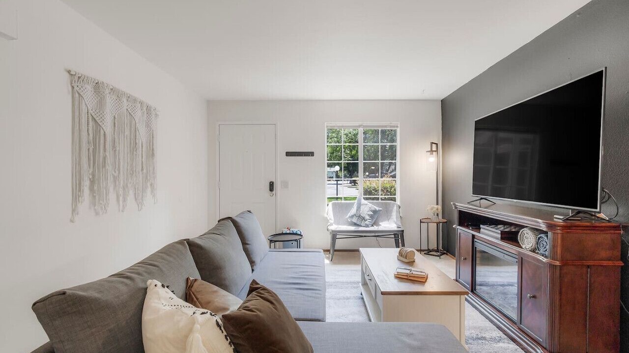 Photo of Livingroom in Chico
