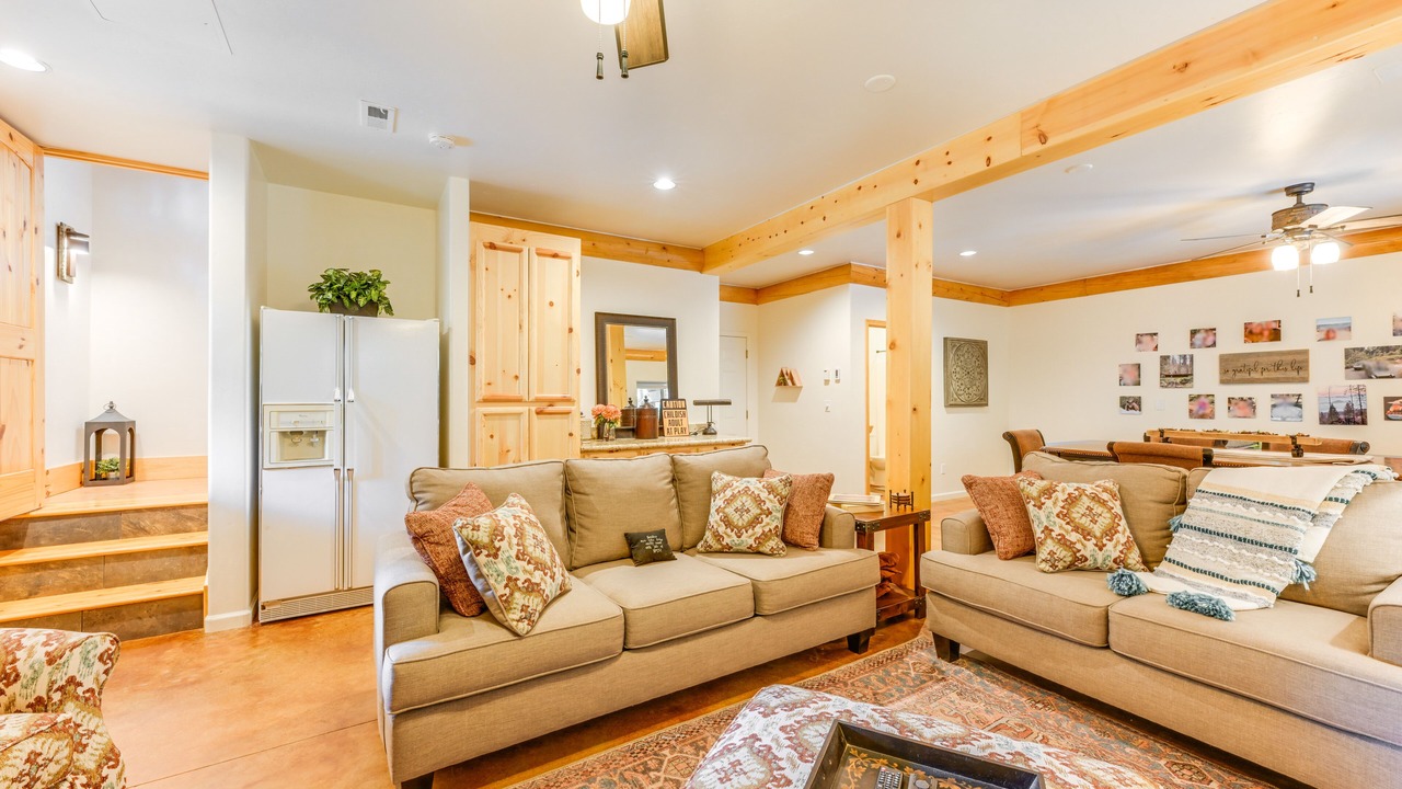 Photo of Livingroom in Shaver Lake