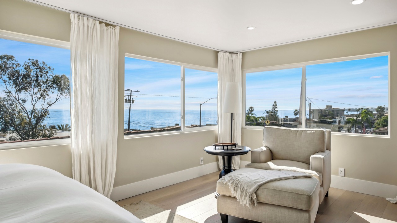 Photo of Bedroom in Laguna Beach