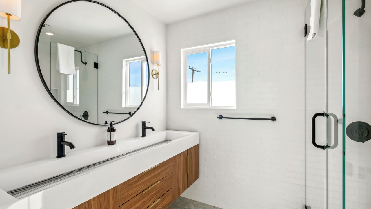 Photo of Bathroom in Laguna Beach