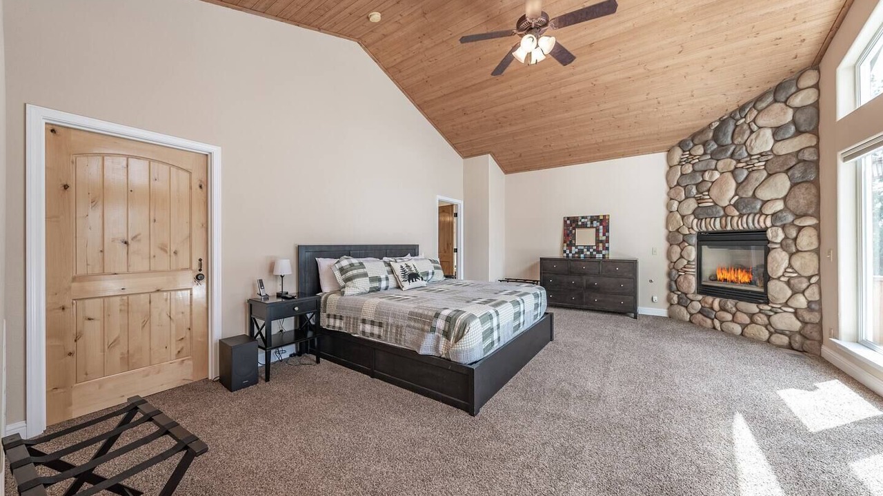 Photo of Bedroom in Shaver Lake