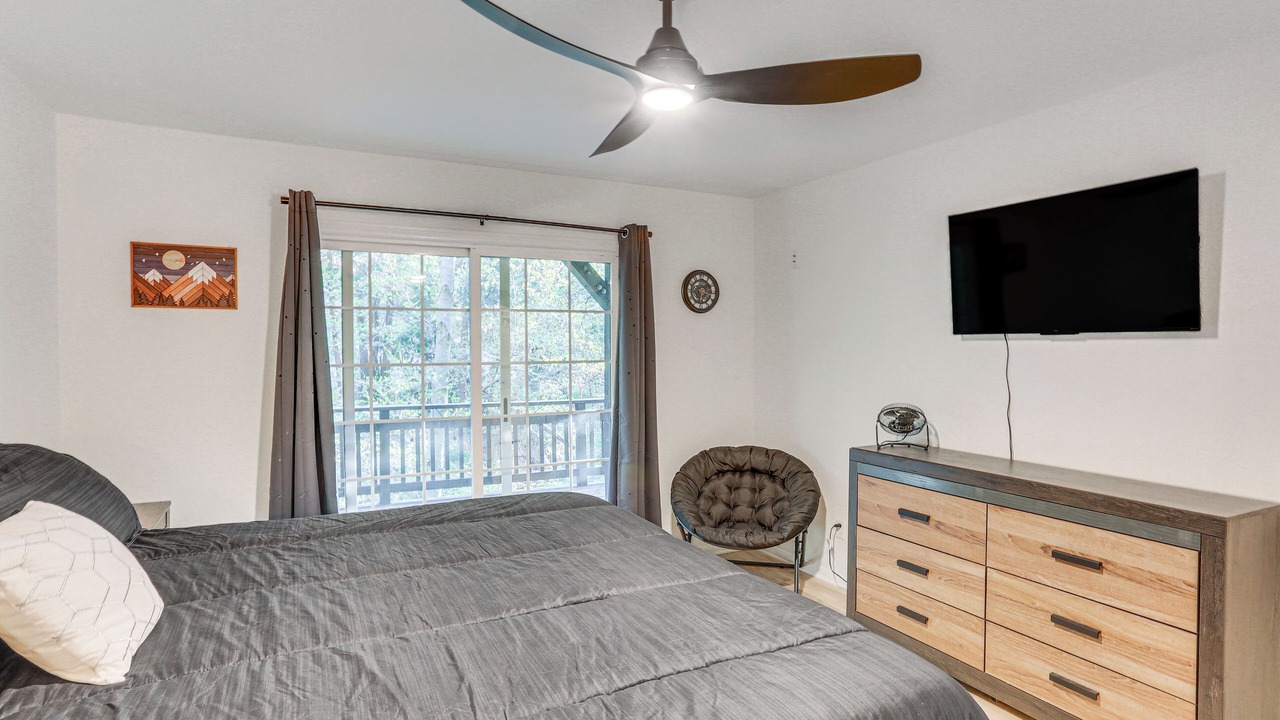 Photo of Bedroom in Crestline