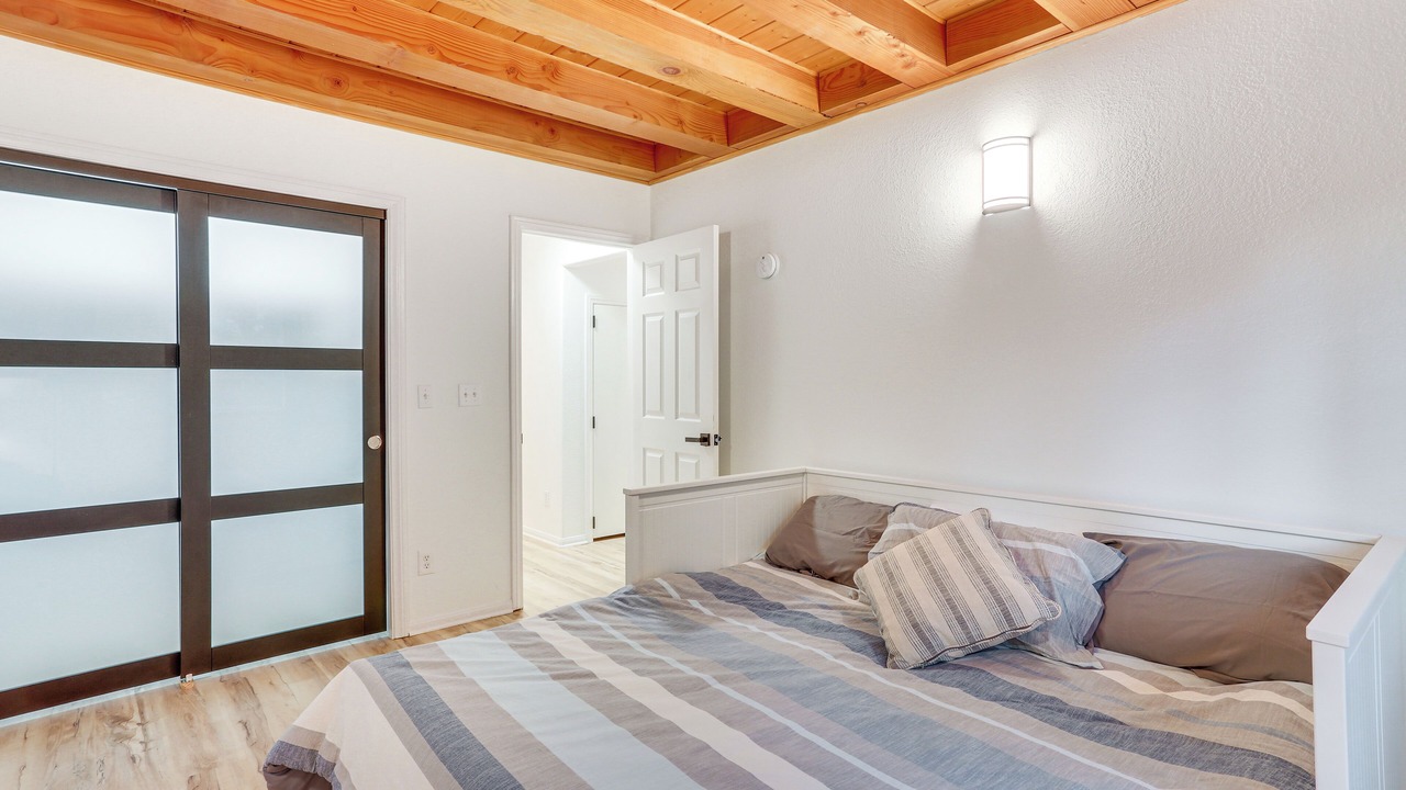 Photo of Bedroom in Crestline