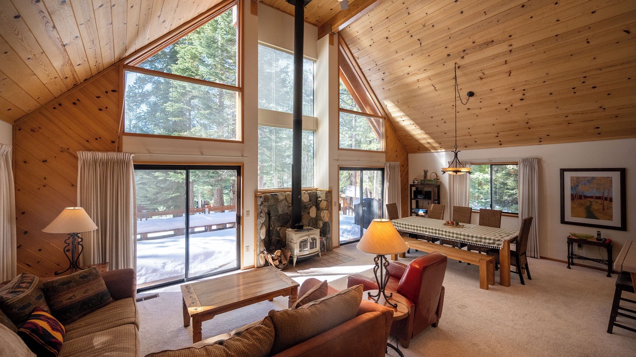 Photo of Livingroom in Truckee