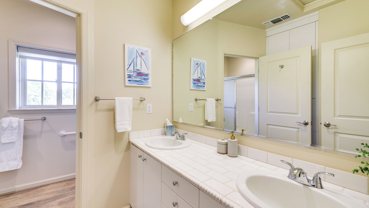 Photo of Bathroom in Kelseyville