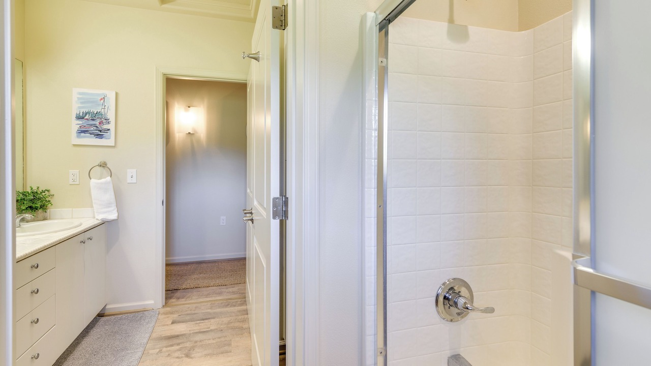Photo of Bathroom in Kelseyville