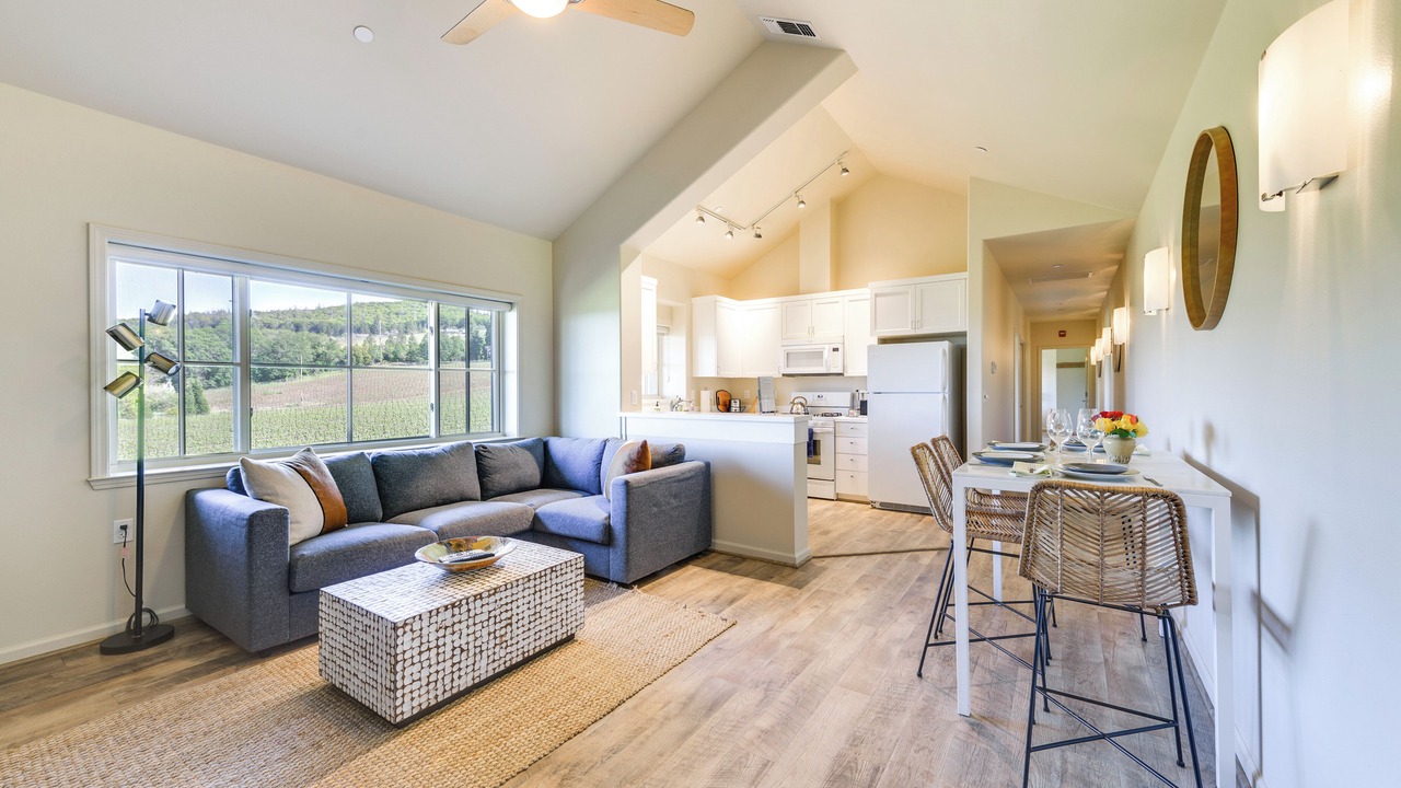 Photo of Livingroom in Kelseyville
