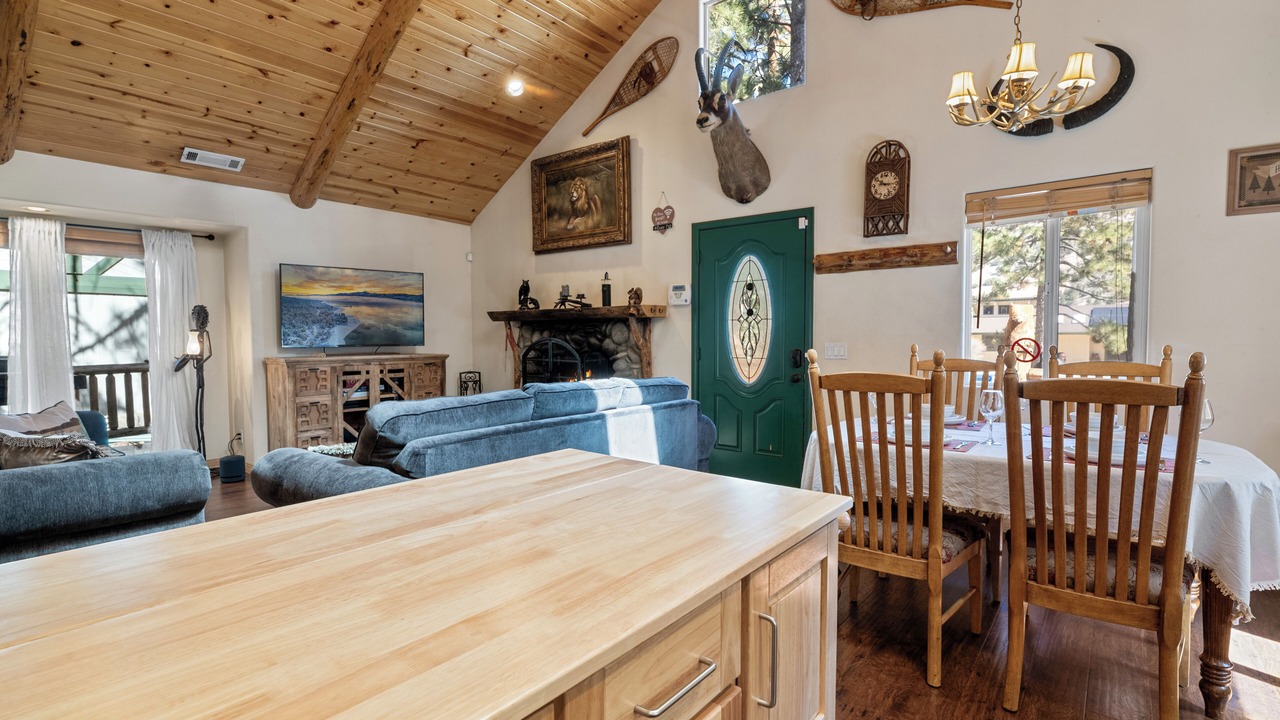 Photo of Livingroom in Big Bear City