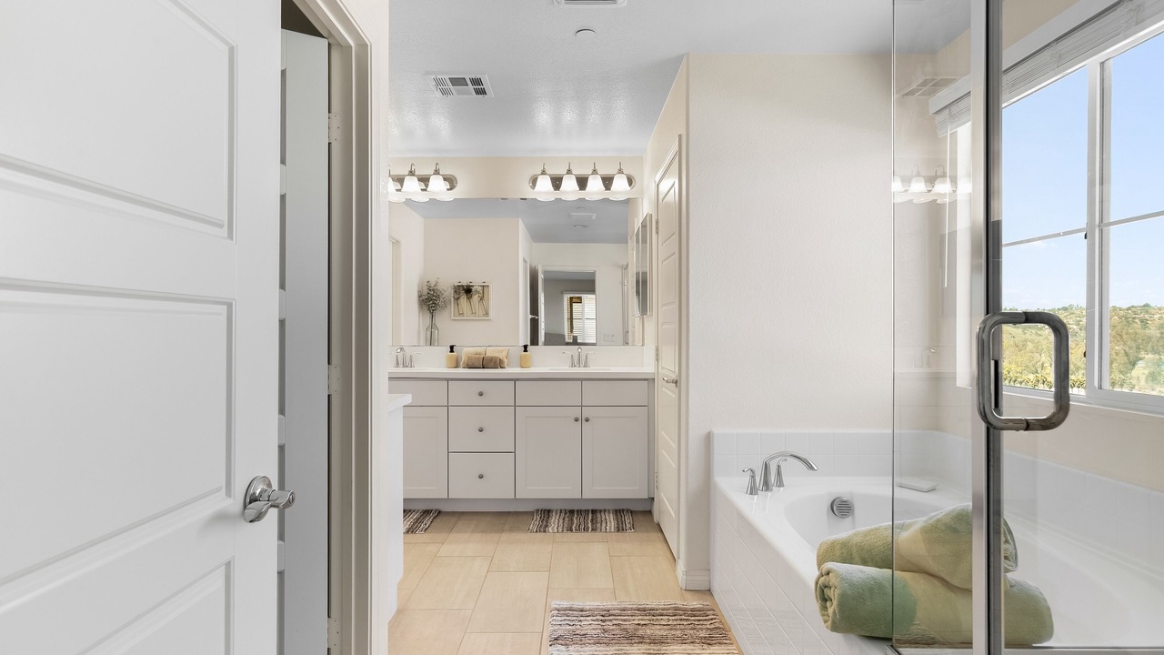 Photo of Bathroom in Allied Gardens
