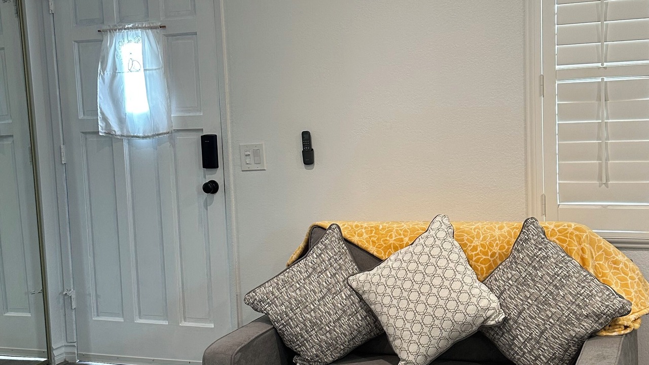 Photo of Livingroom in Orange