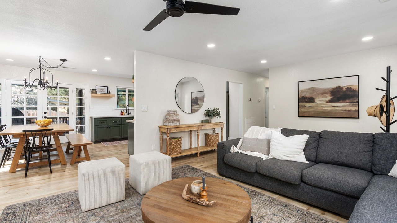 Photo of Livingroom in Three Rivers