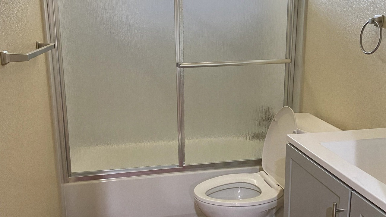 Photo of Bathroom in North Oak Park